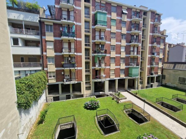 appartamento in vendita a Milano in zona Porta Vittoria