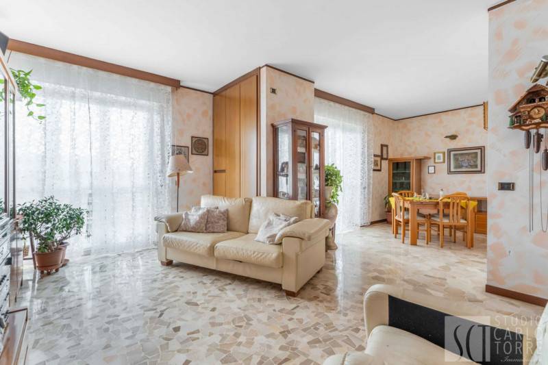 appartamento in vendita a Milano in zona Famagosta