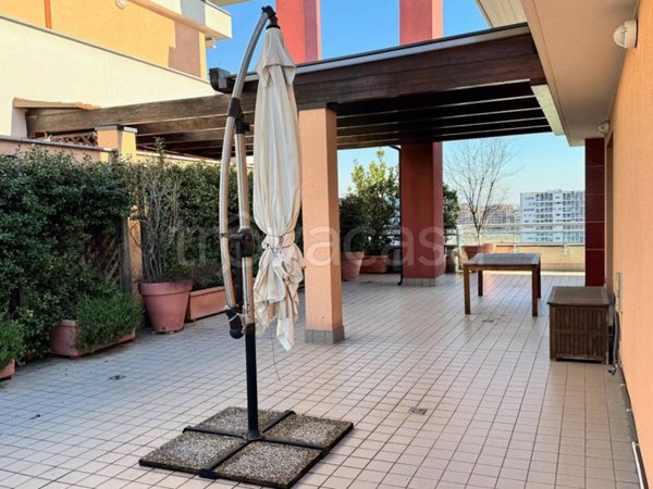 appartamento in vendita a Milano in zona Adriano