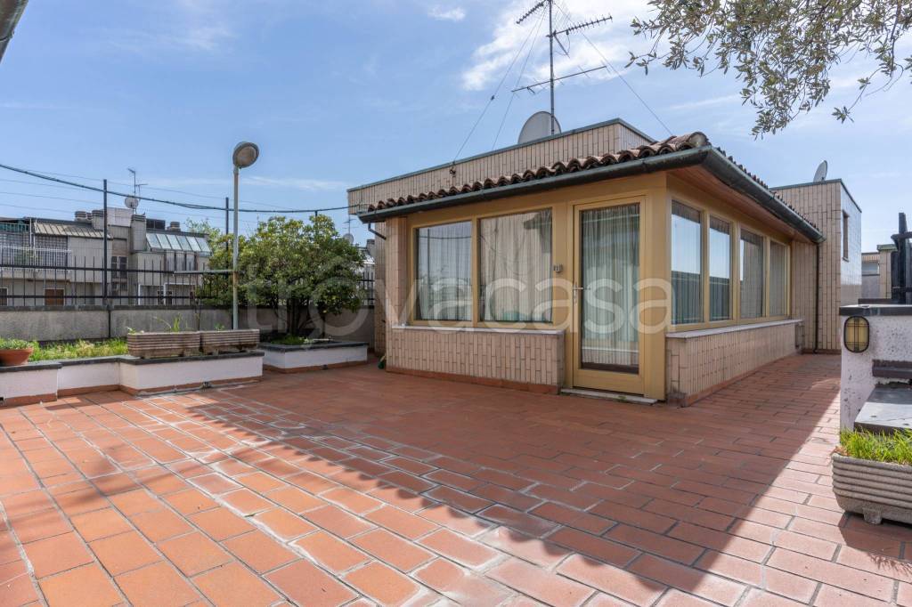 appartamento in vendita a Milano in zona Vigentino