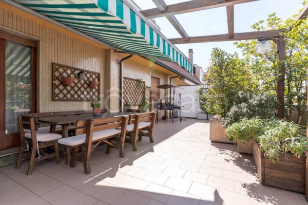 appartamento in vendita a Milano in zona Vigentino