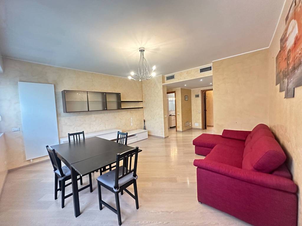 appartamento in vendita a Milano in zona Famagosta