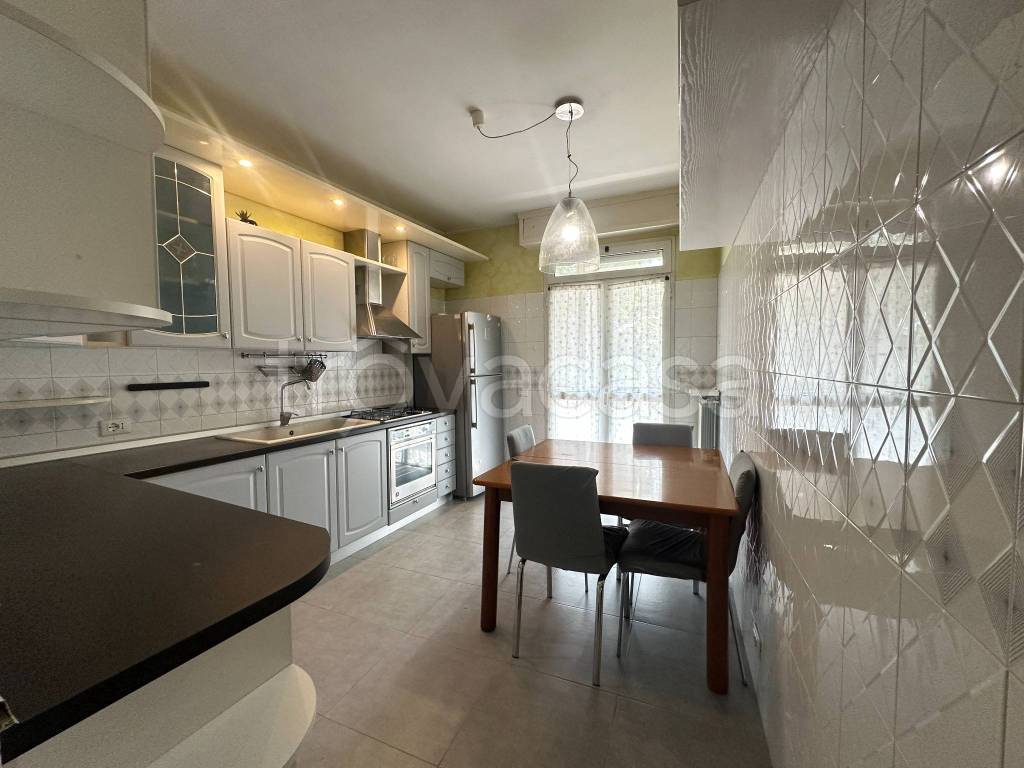 appartamento in vendita a Milano in zona Famagosta