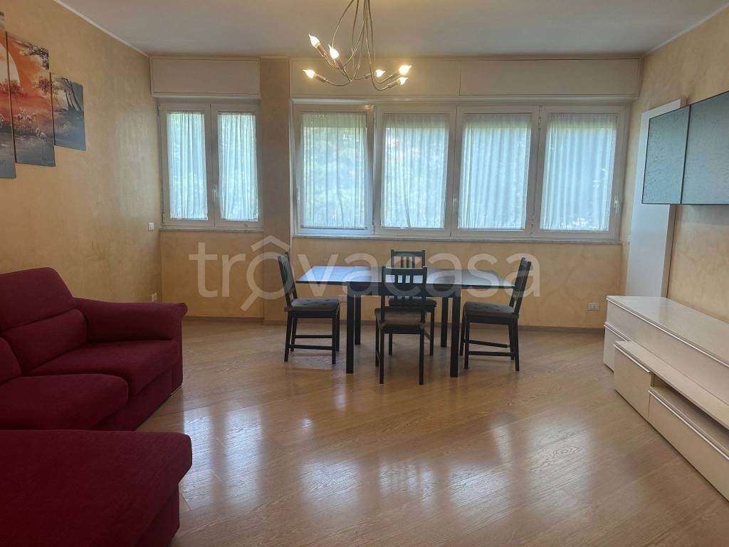 appartamento in vendita a Milano in zona Barona