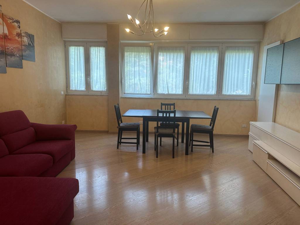 appartamento in vendita a Milano in zona Barona