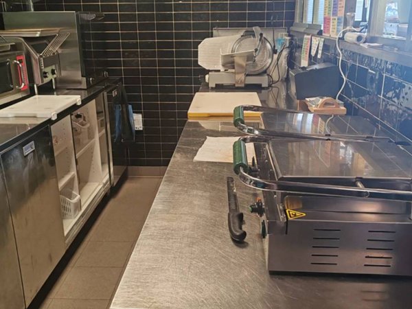 negozio in vendita a Milano in zona Maciachini