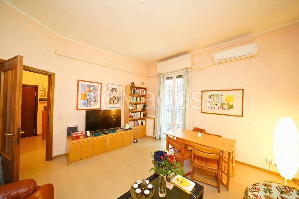 appartamento in vendita a Milano in zona Lorenteggio