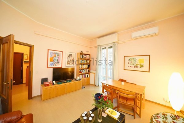 appartamento in vendita a Milano in zona Lorenteggio