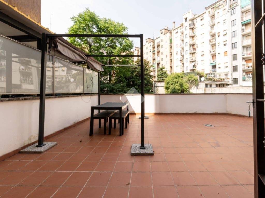 appartamento in vendita a Milano in zona Barona