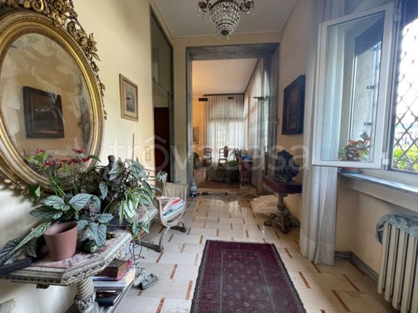 casa indipendente in vendita a Milano in zona Famagosta