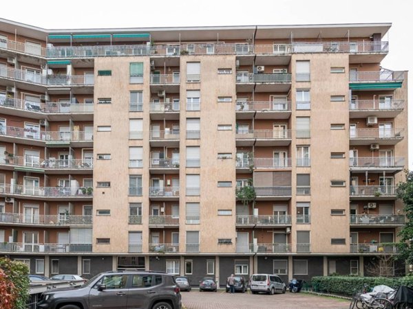appartamento in vendita a Milano in zona Loreto