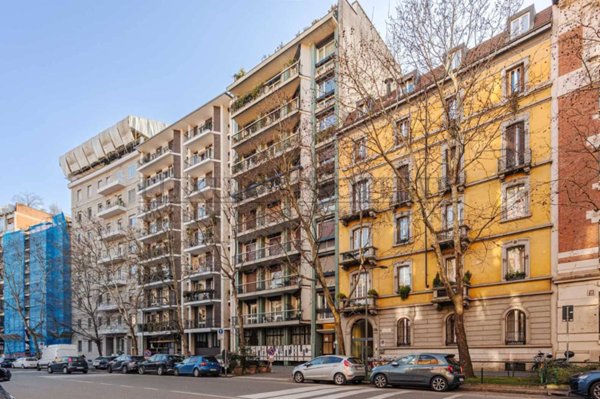 appartamento in vendita a Milano in zona Bullona