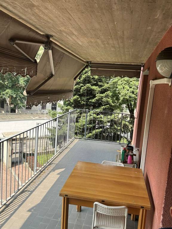 appartamento in vendita a Milano in zona Dergano