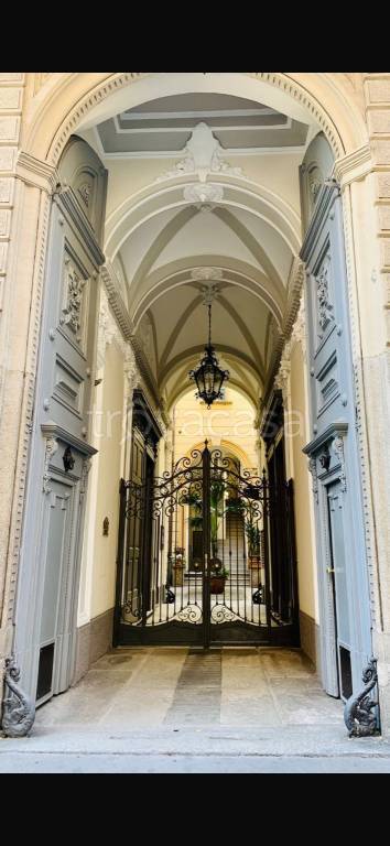 appartamento in vendita a Milano in zona Porta Venezia