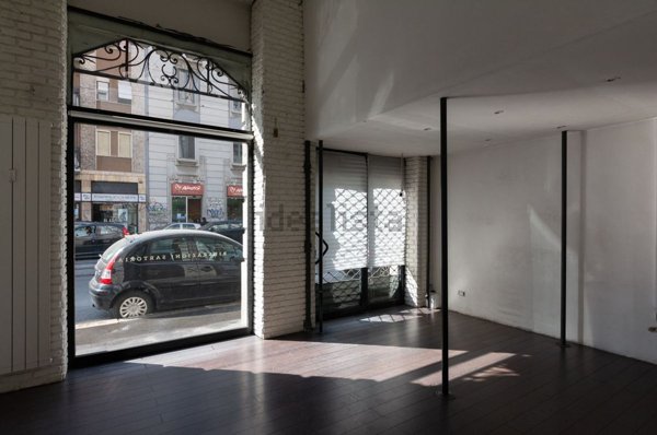 negozio in vendita a Milano in zona Città Studi
