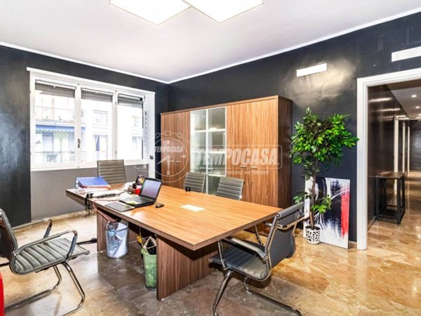 ufficio in vendita a Milano in zona Rogoredo