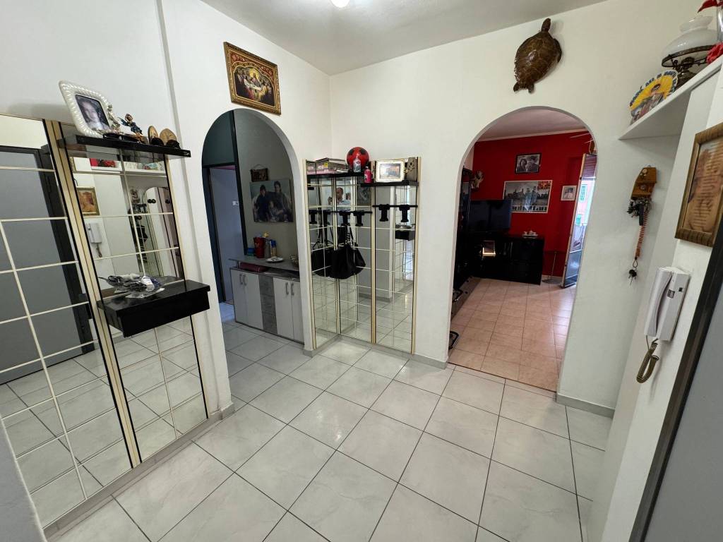 appartamento in vendita a Milano in zona Quartiere degli Olmi