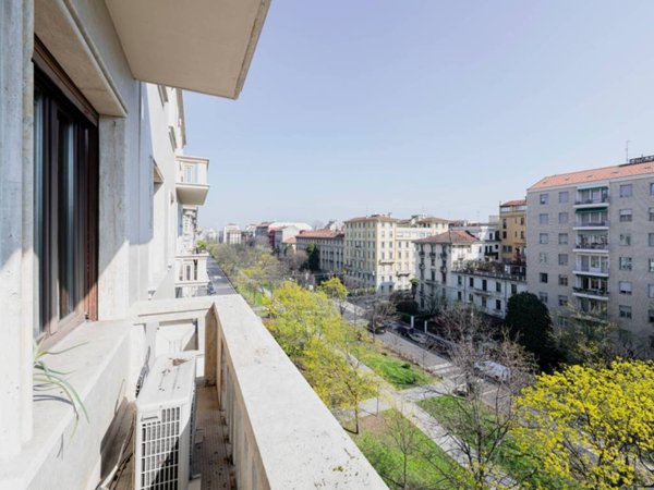 appartamento in vendita a Milano in zona Guastalla