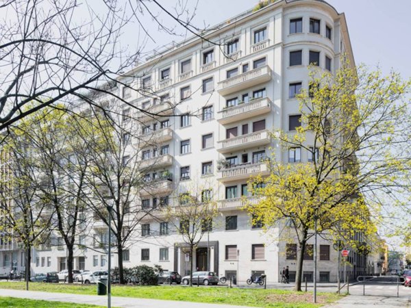 appartamento in vendita a Milano in zona Guastalla