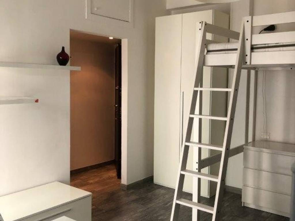appartamento in vendita a Milano in zona Adriano