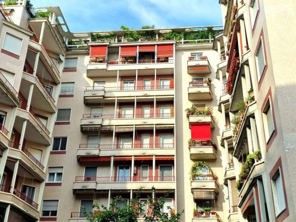 appartamento in vendita a Milano in zona Barona