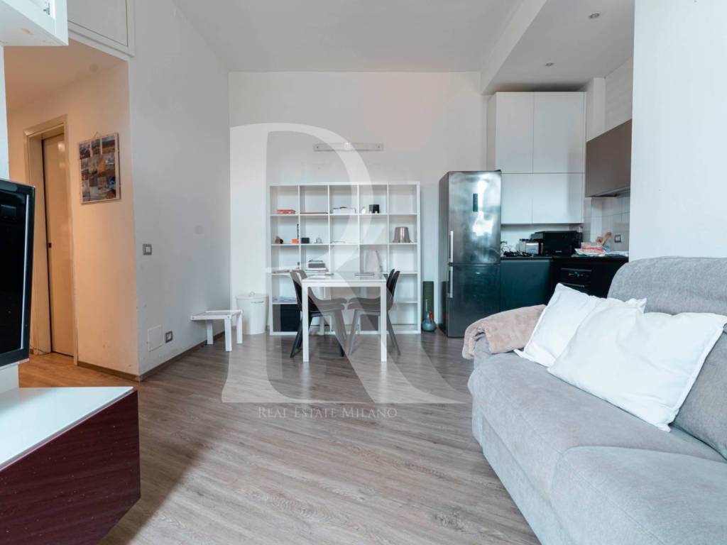 appartamento in vendita a Milano in zona Cadorna
