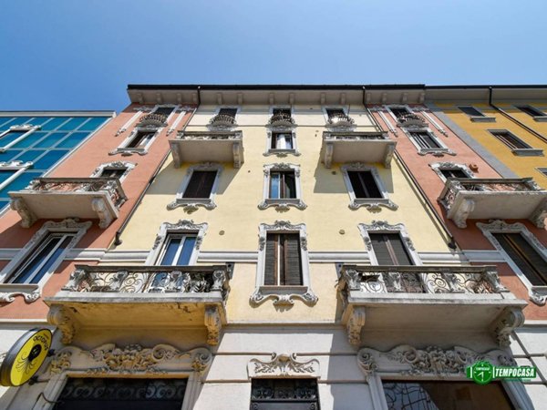 appartamento in vendita a Milano in zona Famagosta