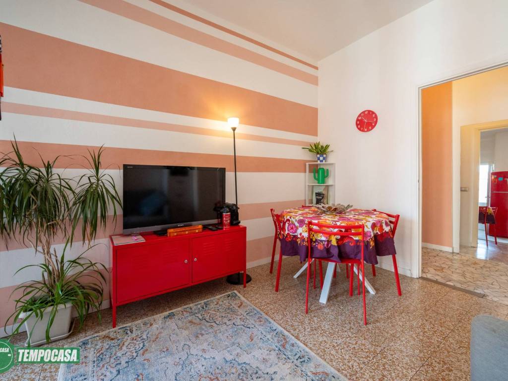 appartamento in vendita a Milano in zona Lorenteggio