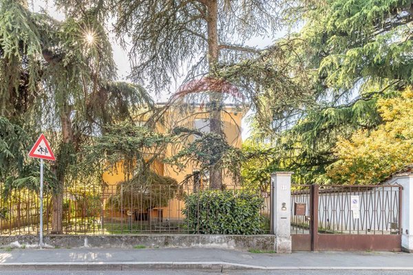 casa indipendente in vendita a Milano in zona Garegnano