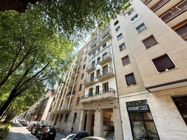 appartamento in vendita a Milano in zona Porta Vittoria