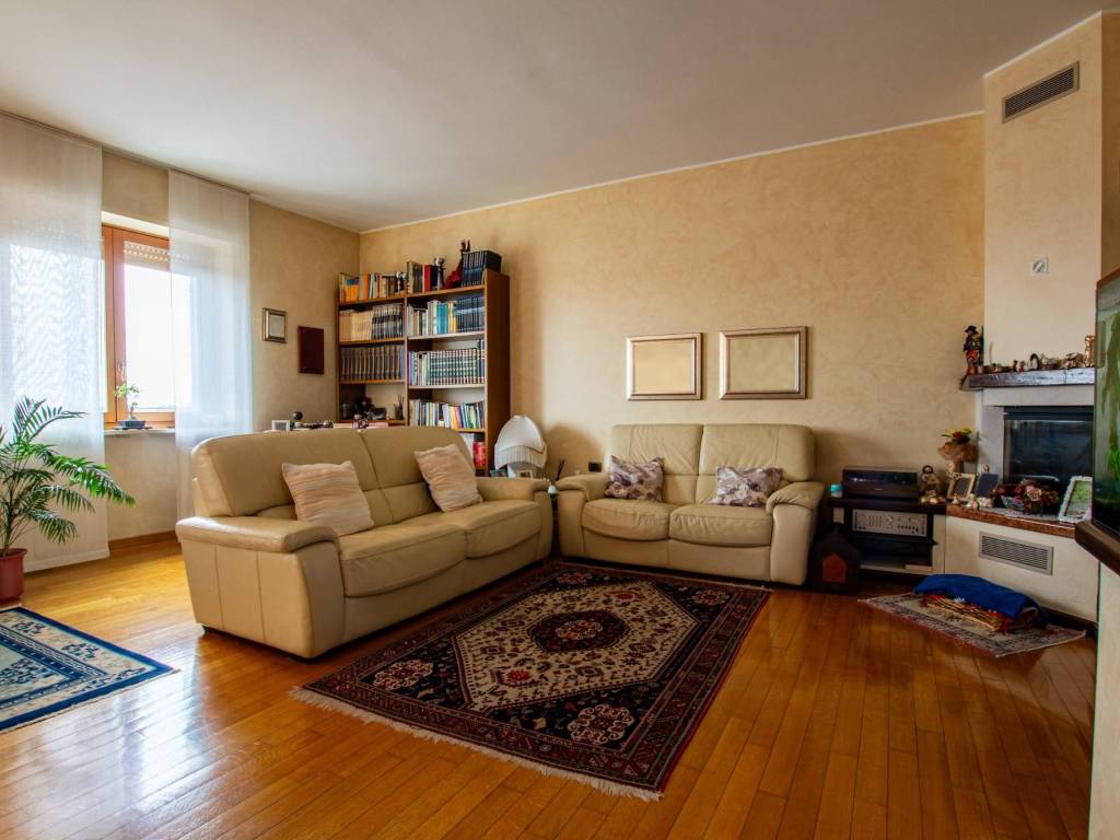 appartamento in vendita a Milano in zona Piazzale Lodi