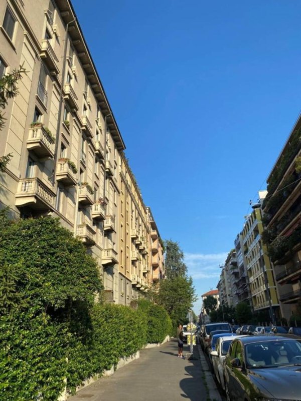 appartamento in vendita a Milano in zona Porta Vigentina