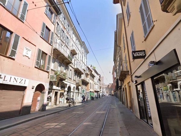 negozio in vendita a Milano in zona Porta Ticinese