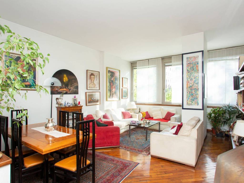 appartamento in vendita a Milano in zona Centro Direzionale