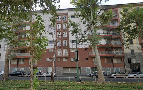 appartamento in vendita a Milano in zona Lorenteggio