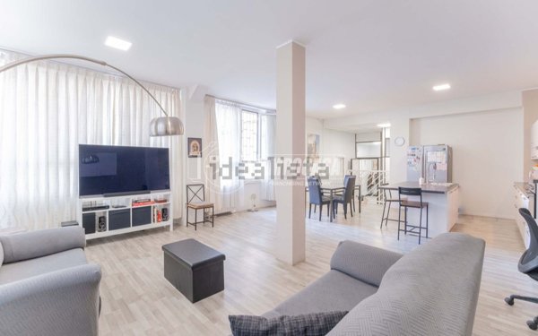 appartamento in vendita a Milano in zona Montalbino