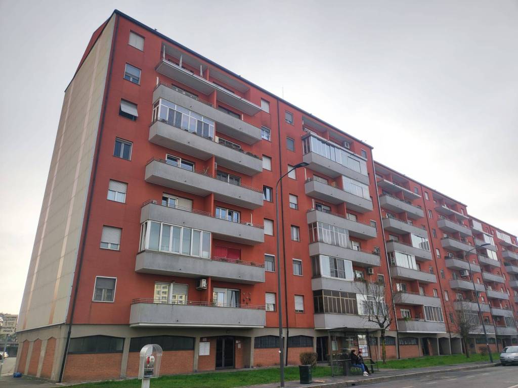 appartamento in vendita a Milano in zona Gallaratese