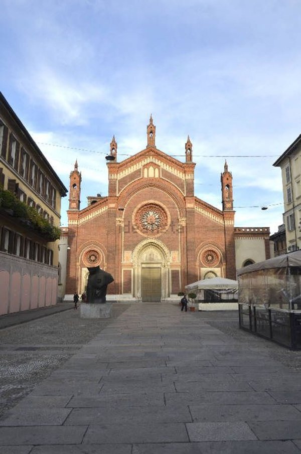 appartamento in vendita a Milano in zona Cadorna