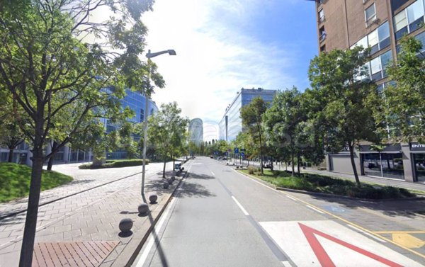 negozio in vendita a Milano in zona Isola
