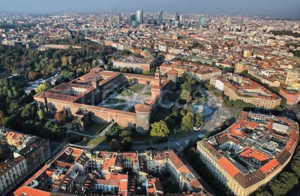 appartamento in vendita a Milano in zona Cadorna