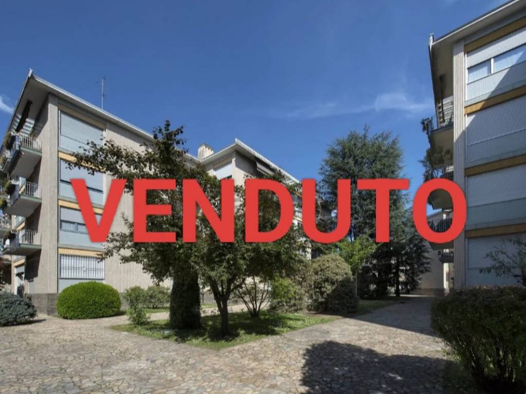 appartamento in vendita a Milano in zona Trenno