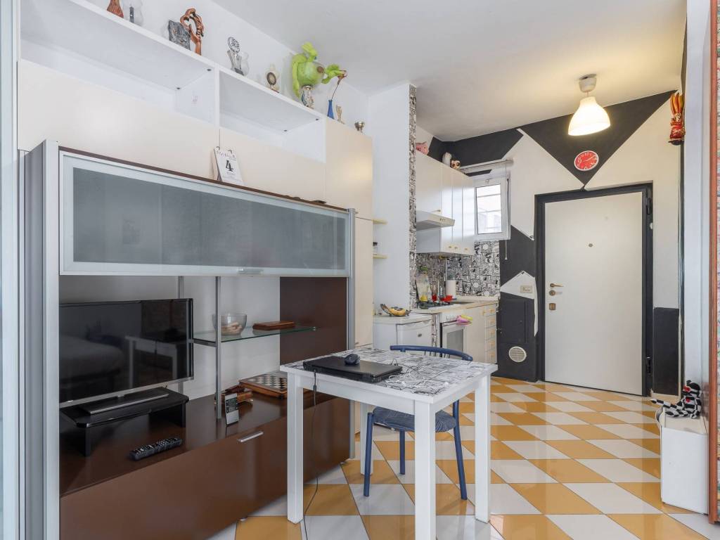 appartamento in vendita a Milano in zona Vigentino