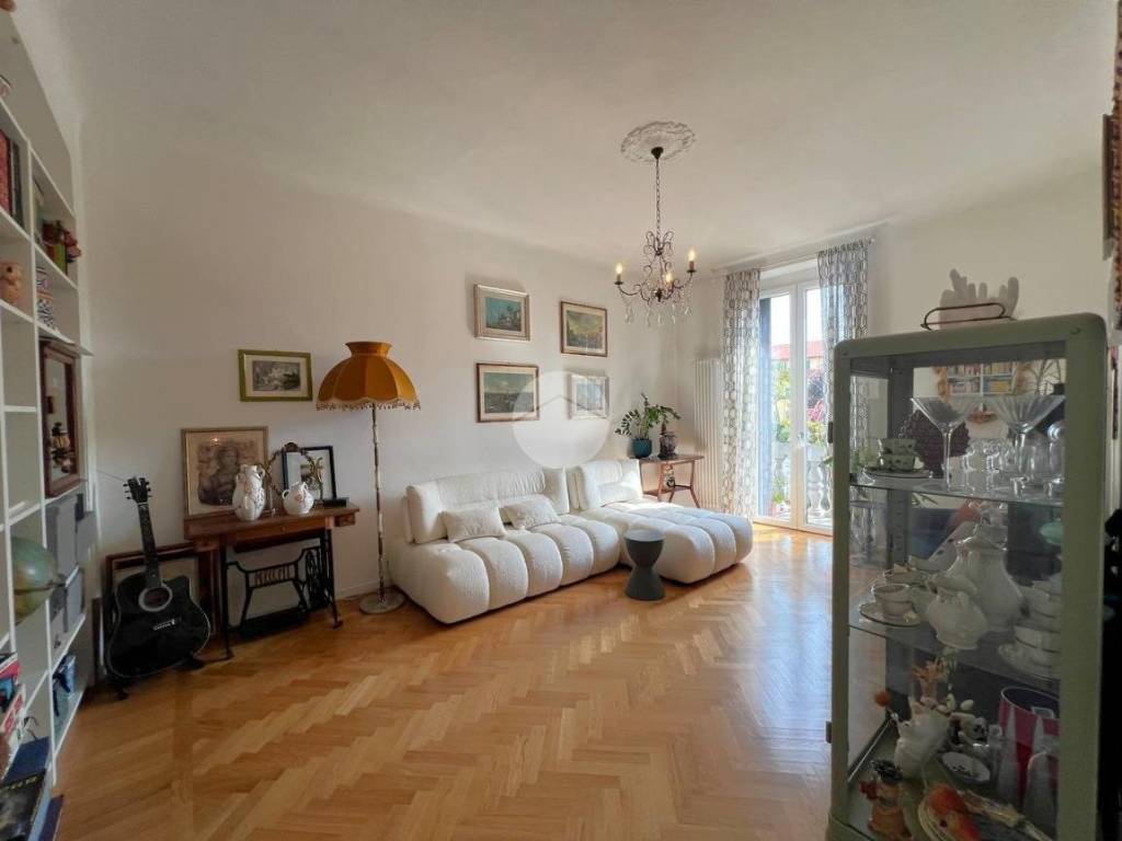 appartamento in vendita a Milano in zona Dergano