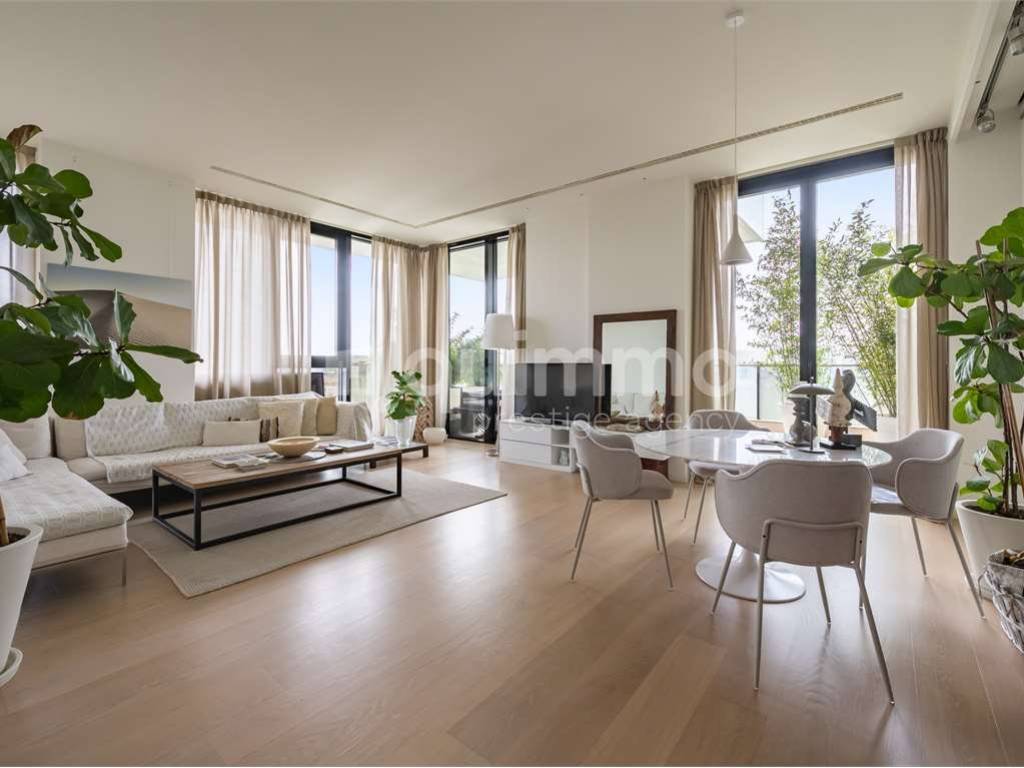 appartamento in vendita a Milano in zona Porta Nuova