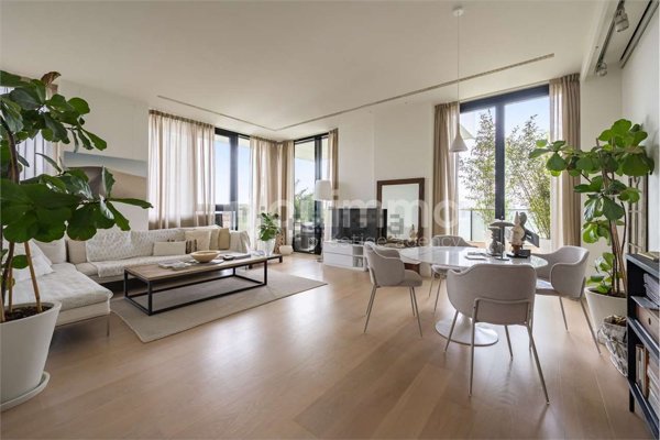 appartamento in vendita a Milano in zona Porta Nuova