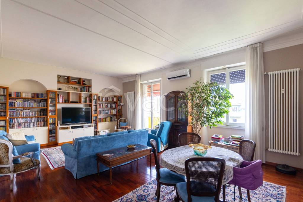 appartamento in vendita a Milano in zona Loreto