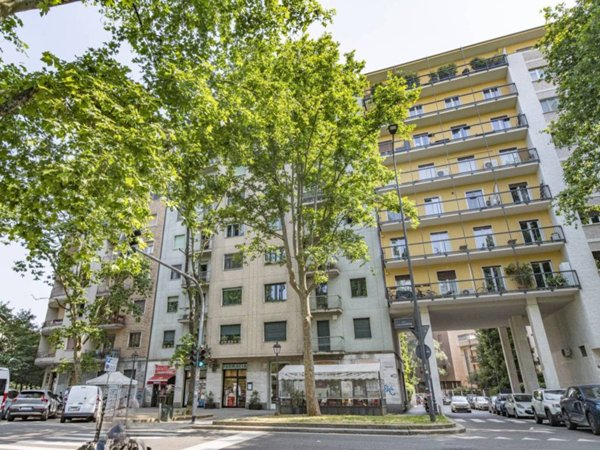 appartamento in vendita a Milano in zona Sempione