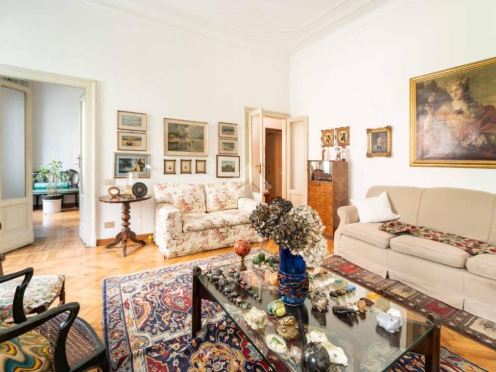 appartamento in vendita a Milano in zona Guastalla