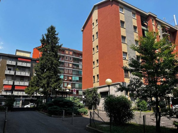 appartamento in vendita a Milano in zona Corvetto