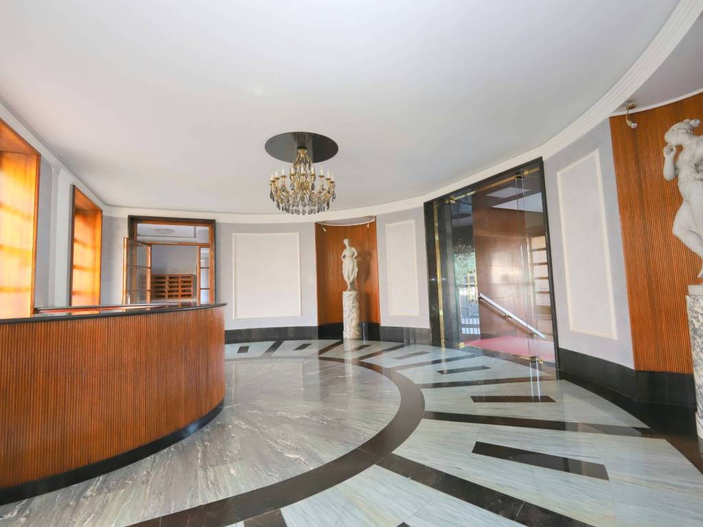 ufficio in vendita a Milano in zona Centro Direzionale